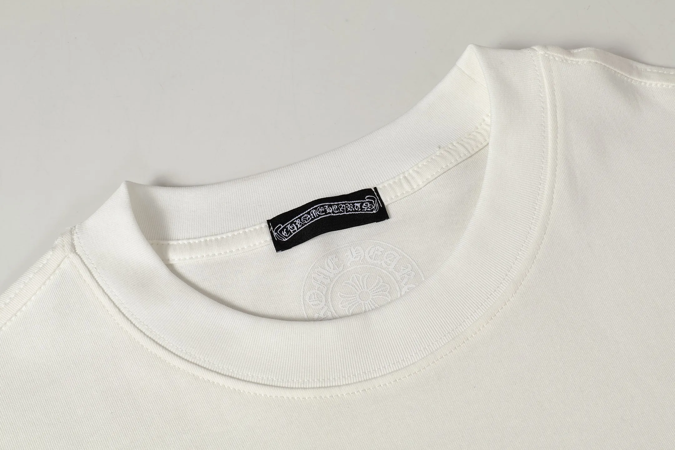 P150 -Chrome Hearts/Chrome Hearts basic Sanskrit letter printed short-sleeved T-shirt -High weight, high density and high quality. The wool is soft, delicate and skin-friendly. It feels soft and silky. It has excellent warmth and skin-friendly properties. -Customized weaving and dyeing, no color difference, regardless of fabric or workmanship details. Rolled over the ordinary version on the market -Colour: black white -Size: S M L XL